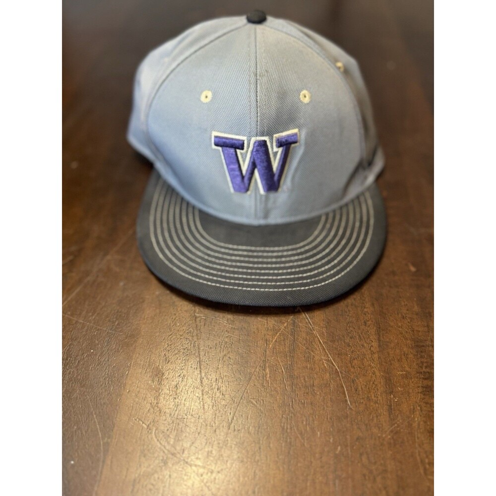 Nike University Of Washington Huskies NCAA SnapBack Hat Gray Black One Size